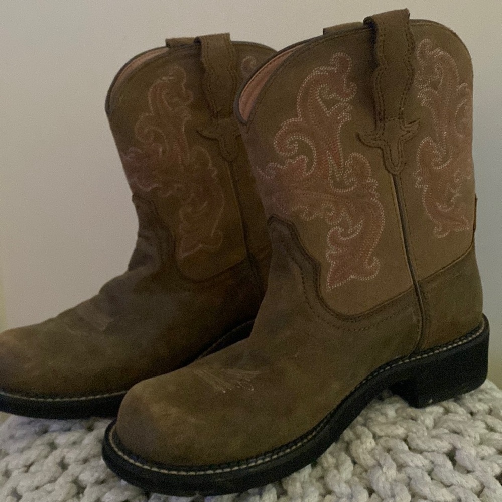 Ariat size 10 women’s Fatbaby boot